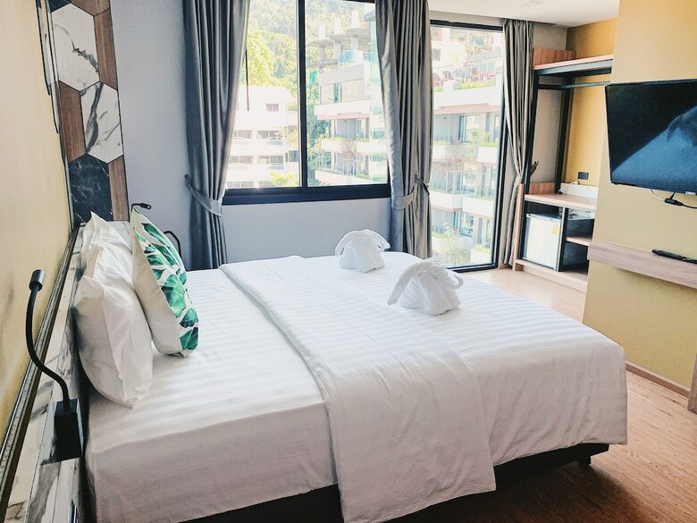 Hotel Sky Wave Patong