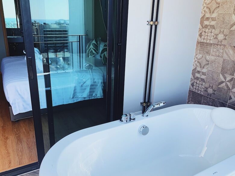 Hotel Sky Wave Patong