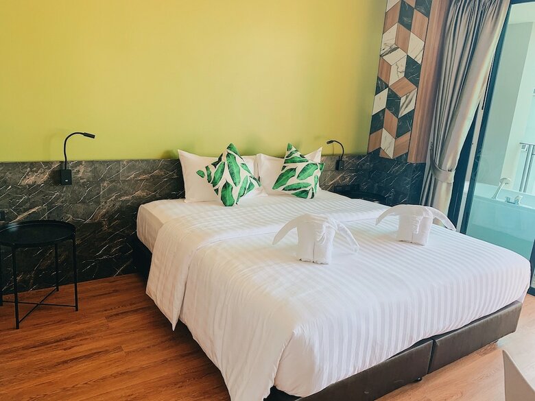 Hotel Sky Wave Patong