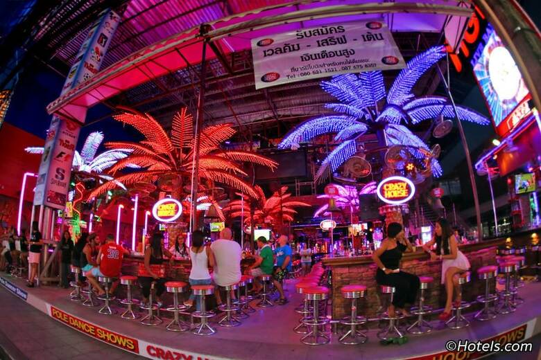 Hotel Sky Wave Patong