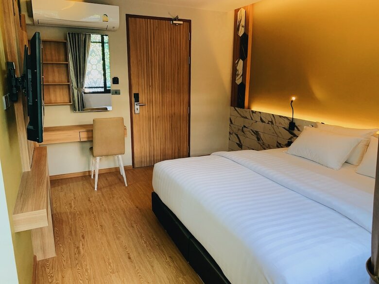 Hotel Sky Wave Patong
