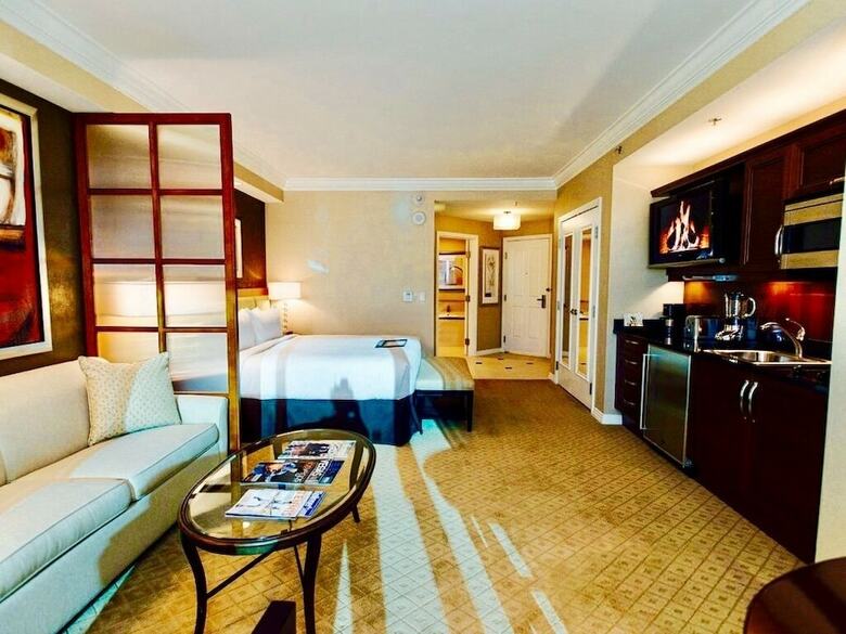 Hotel Abz Signature Two Bedroom Balcony Suite