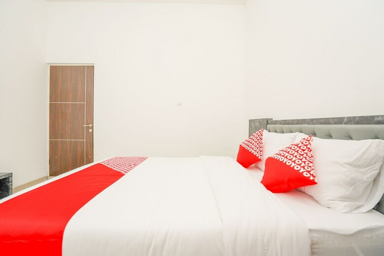 Hostal Oyo 1957 Riverside Residence