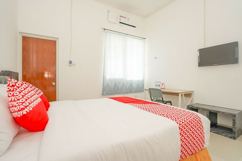 Hostal Oyo 1957 Riverside Residence