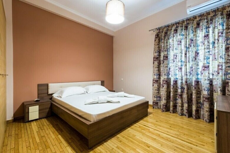 Hotel Bright Flat In Front Of Acropolis Metro