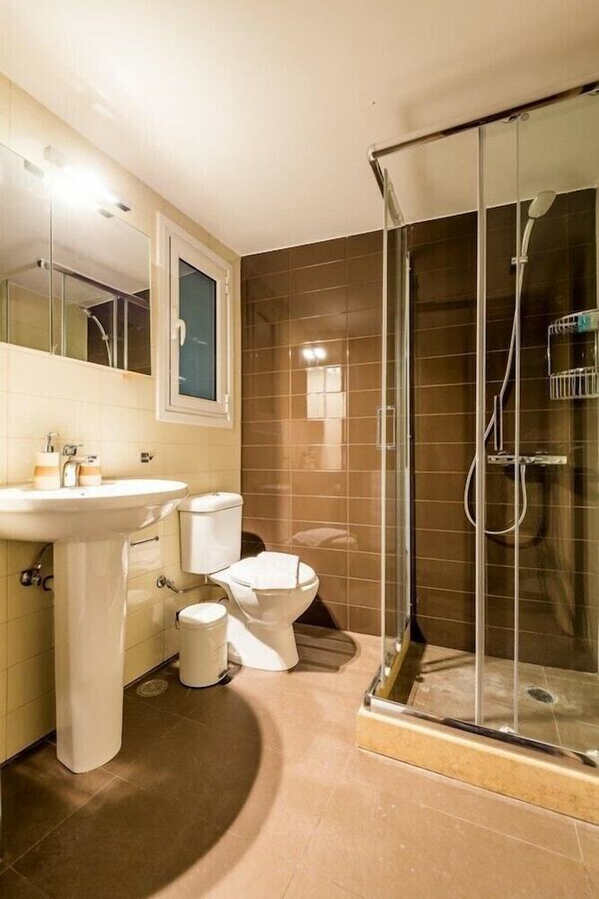 Hotel Bright Flat In Front Of Acropolis Metro