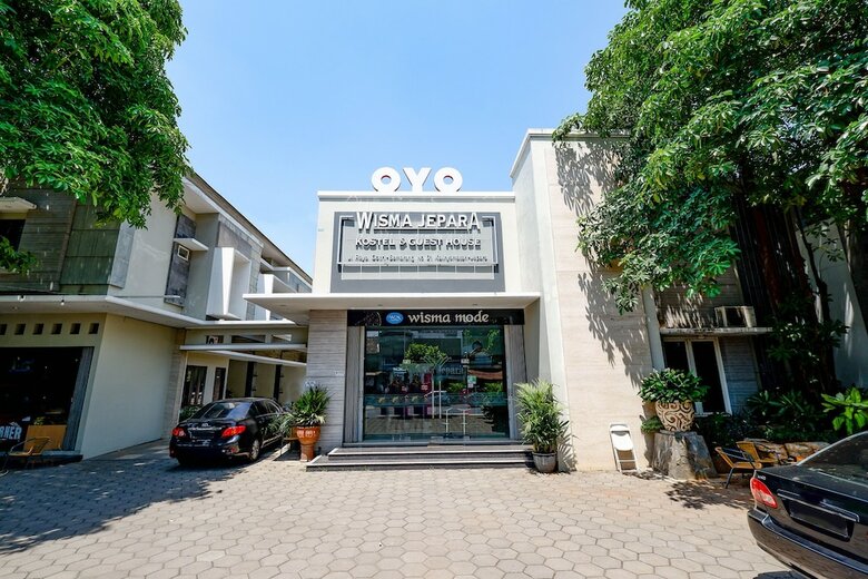 Hostal Oyo 2028 Wisma Jepara