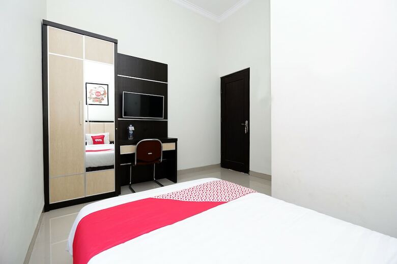 Hostal Oyo 2028 Wisma Jepara