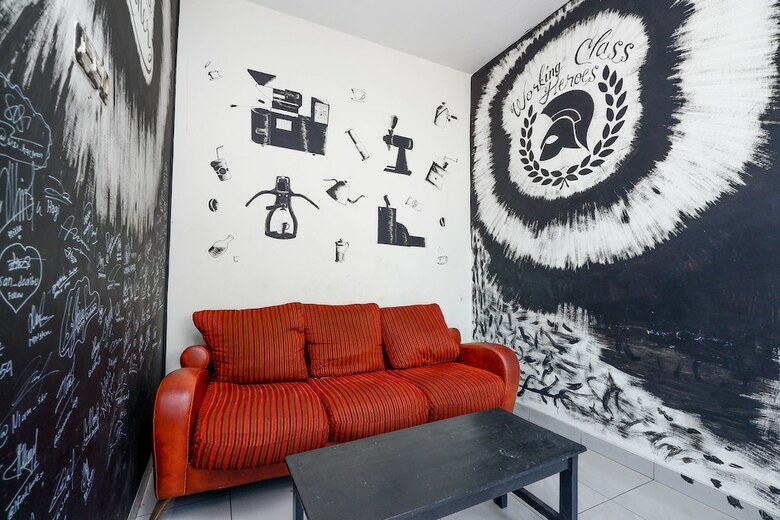 Hostal Oyo 2028 Wisma Jepara