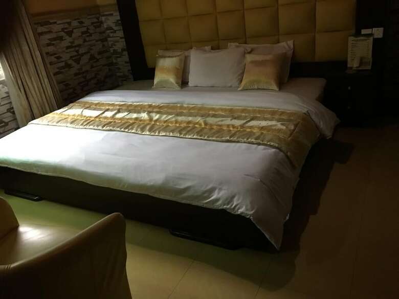 Twin Tower Hotel
