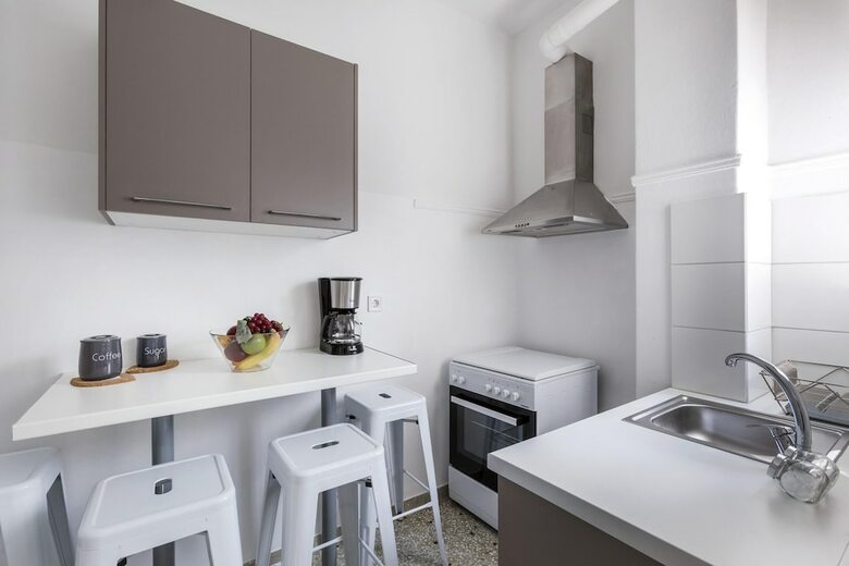 Elegant 2 Bedroom Apartment In Thissio