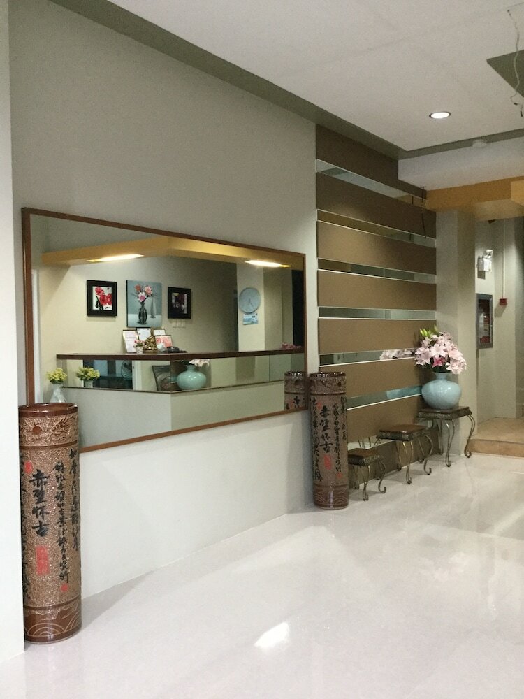 Island Groove Hotel And Restaurant