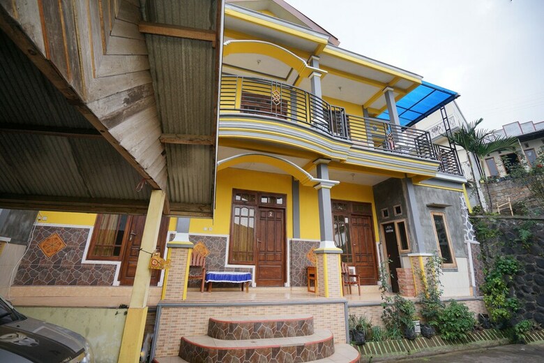 Hotel Oyo 1967 Canaya Homestay