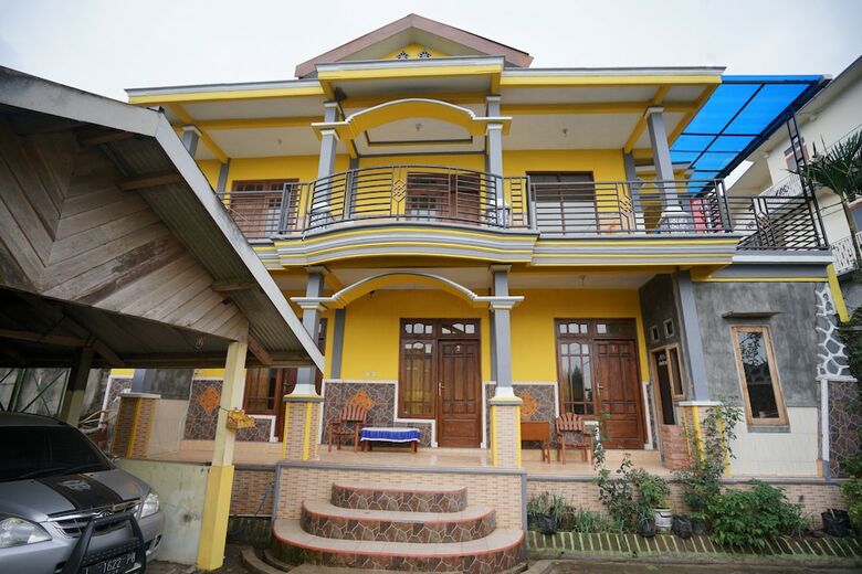 Hotel Oyo 1967 Canaya Homestay