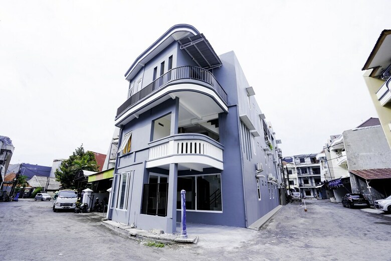 Hostal Oyo 1985 F7 Residence