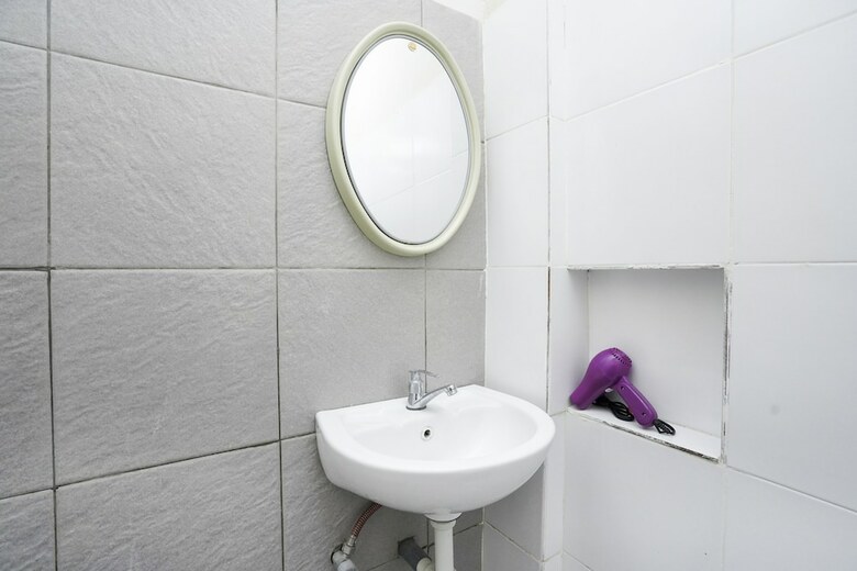 Hostal Oyo 1985 F7 Residence