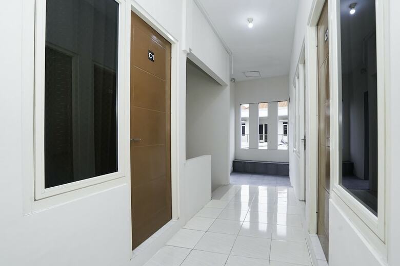 Hostal Oyo 1985 F7 Residence
