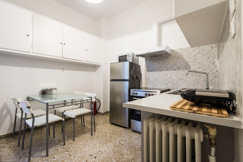 Homey Apartment For 4 People In Koukaki
