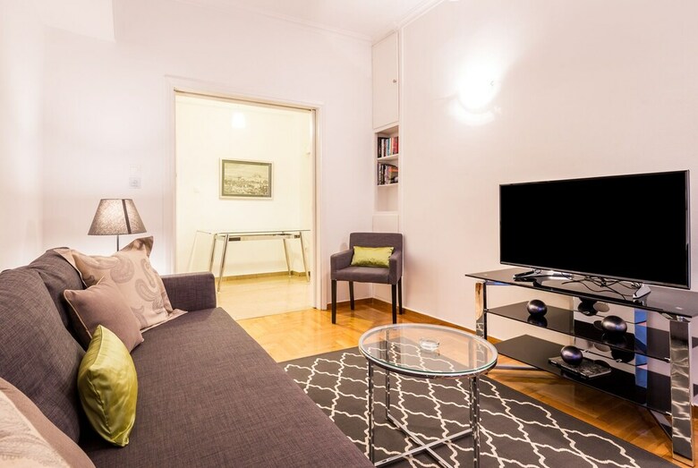 Homey Apartment For 4 People In Koukaki