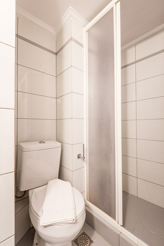 Homey Apartment For 4 People In Koukaki