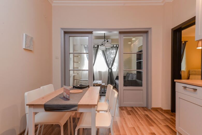 Fm Premium 2-bdr Apartment - Charming Murphy Str.