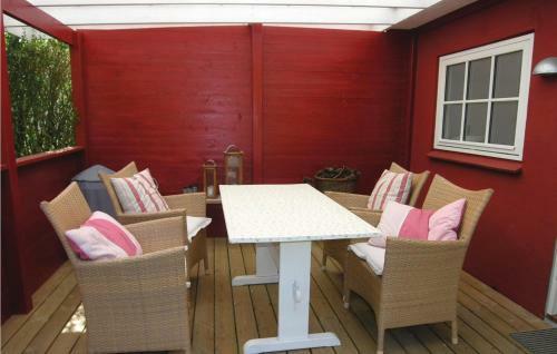 Holiday Home Midtvej Nex� V