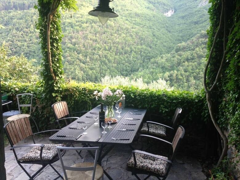Residencia Set In Liguria Mountains