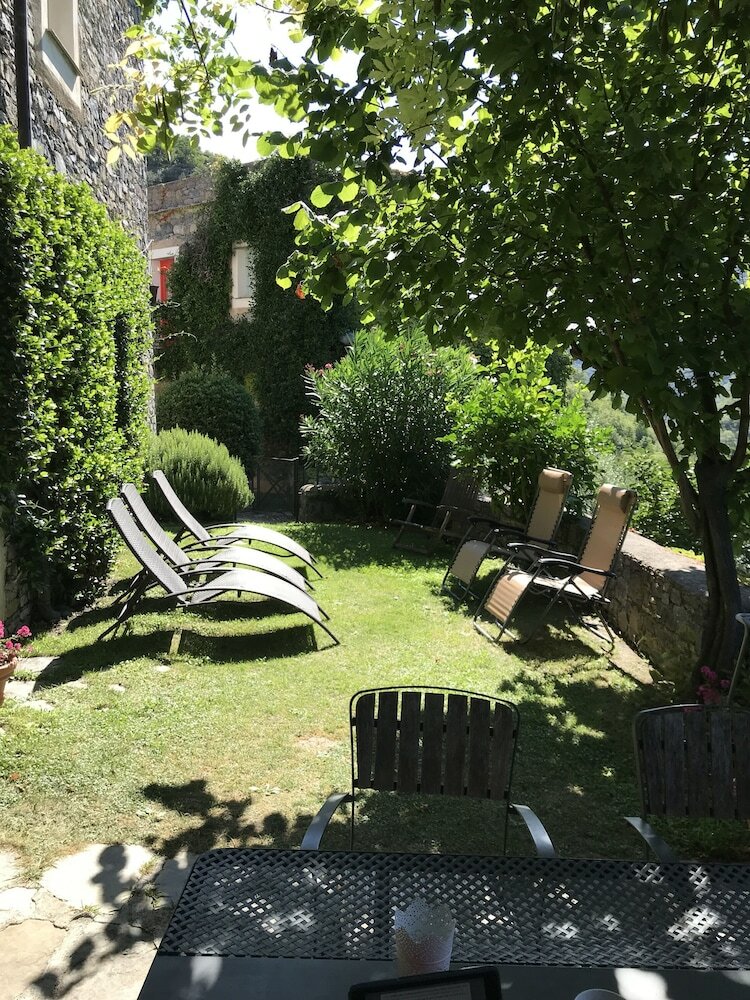 Residencia Set In Liguria Mountains