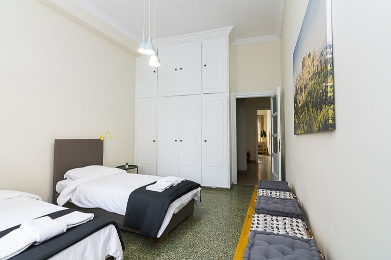 Hippy Decorated 2 Bedrooms Apartment