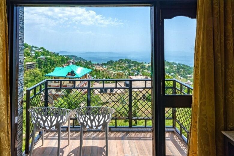 Hotel Dal Lake Resort