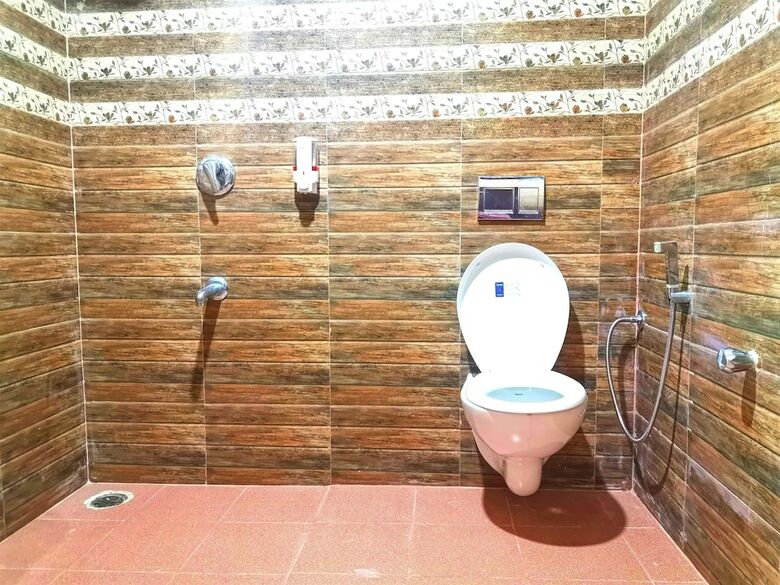 Hotel Dal Lake Resort
