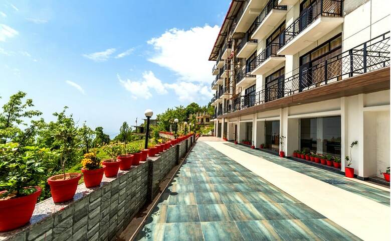 Hotel Dal Lake Resort