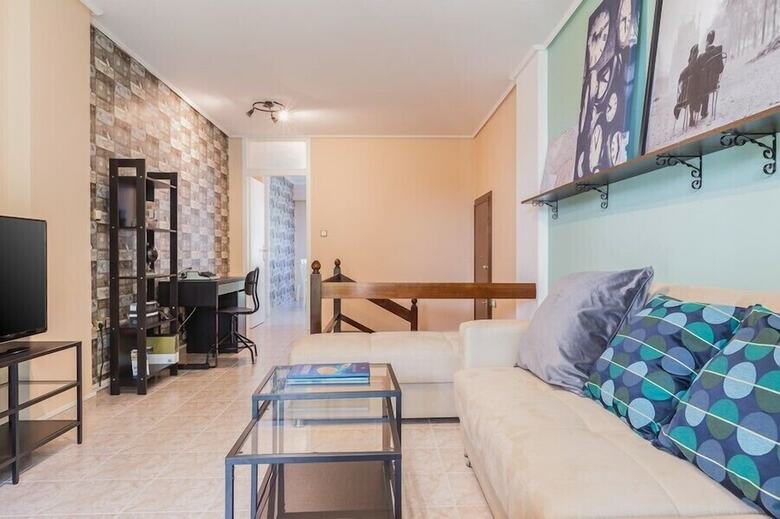 Sunny Apartment With 2 Bedrooms