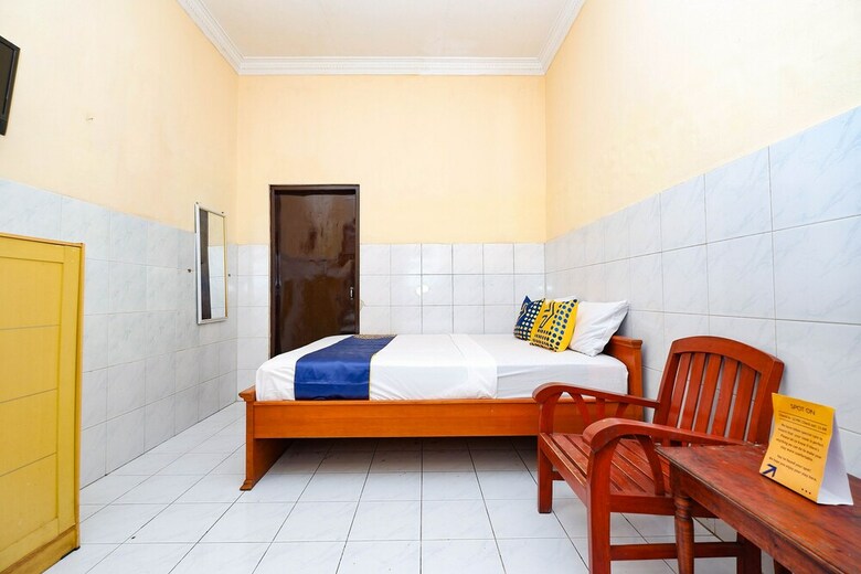 Hostal Spot On 2011 Hotel Mekar Sari