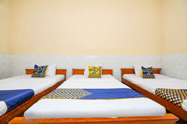 Hostal Spot On 2011 Hotel Mekar Sari