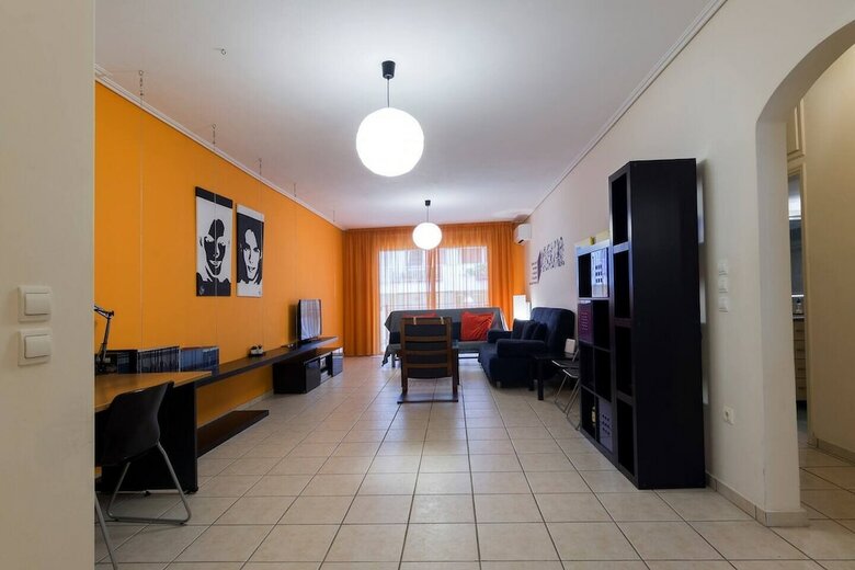 Spacious 2 Bedroom Apartment In Thessio