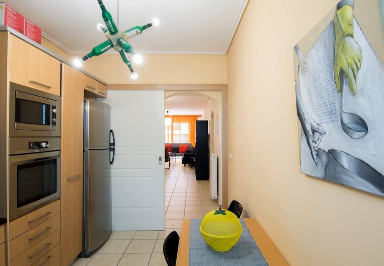Spacious 2 Bedroom Apartment In Thessio