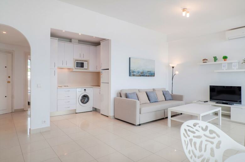 Apartment With Panoramic Sea Views And Balcony