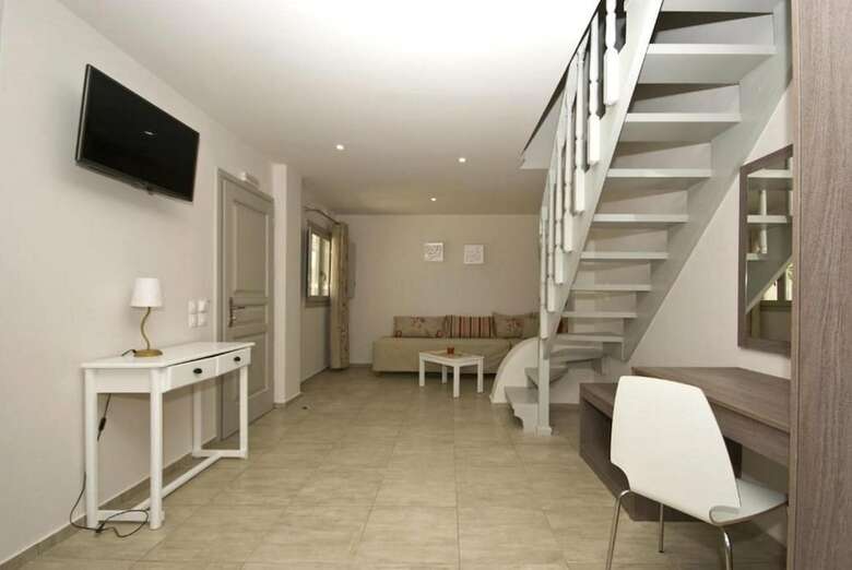 Aparthotel Alafouzos Studios