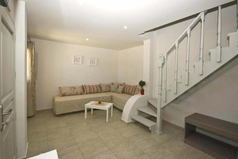 Aparthotel Alafouzos Studios