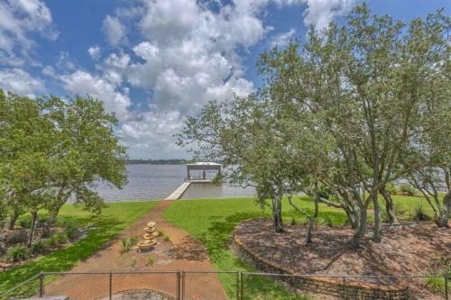 Crystal Lagoon By Meyer Vacation Rentals