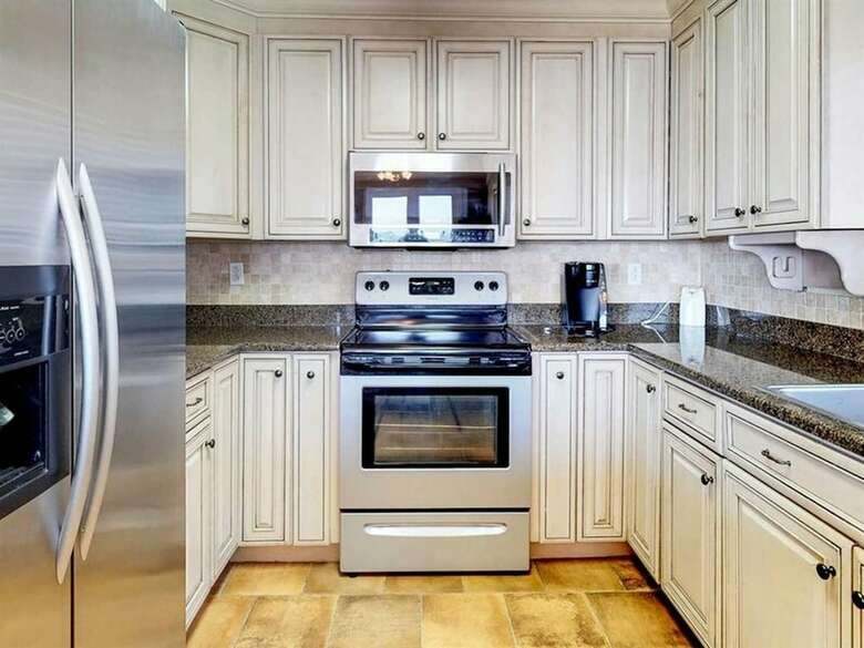 West Beach Bungalow By Meyer Vacation Rentals
