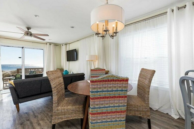 Coastal Calm By Meyer Vacation Rentals