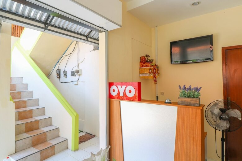 Hostal Oyo 2184 Nan Berlian Inn