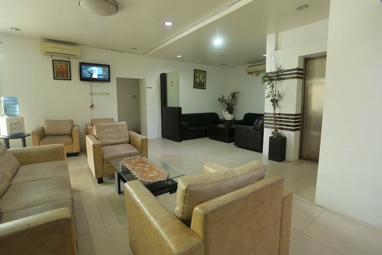 Oyo 1724 Hotel Sembilan Sembilan