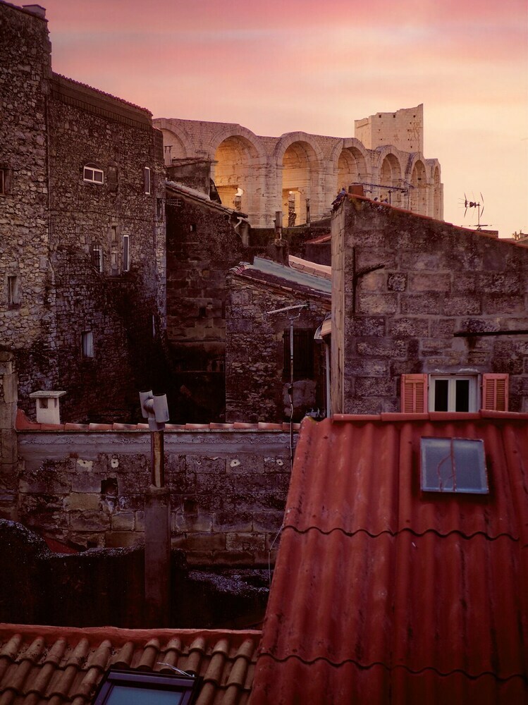 Villa At Home In Arles