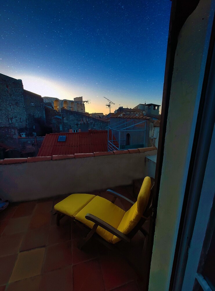 Villa At Home In Arles