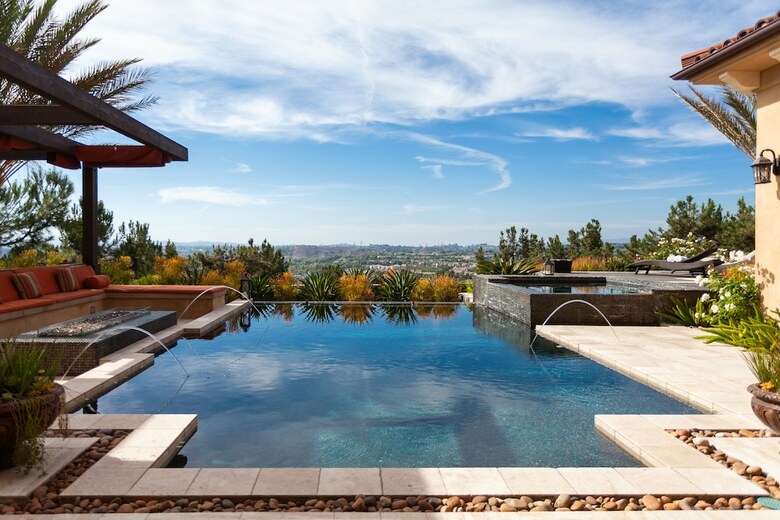 Luxury Getaway Resort  With Great Views