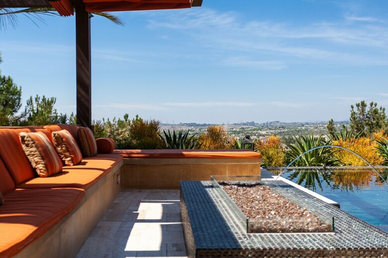 Luxury Getaway Resort  With Great Views