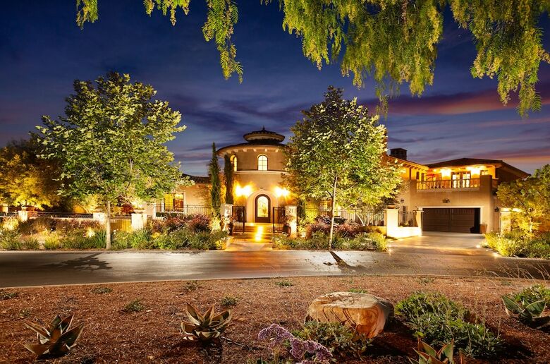 Luxury Getaway Resort  With Great Views